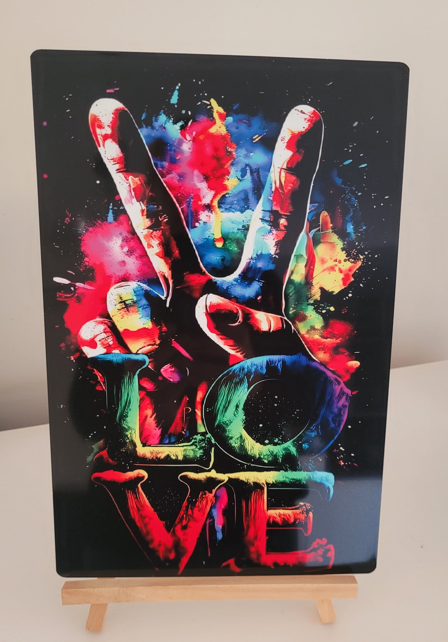 Placa de Alumínio 20×30 – “LOVE – Peace & Color Explosion” | Arte que transforma qualquer espaço